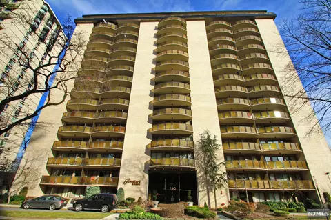 150 Overlook Ave #9J, Hackensack, NJ 07601 photo 1
