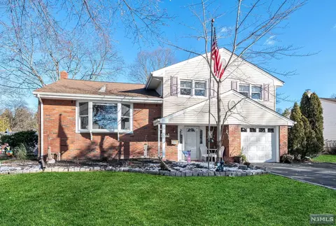 91 Lambert Pl, Paramus, NJ 07652 photo 1