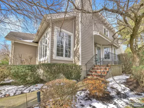 2 Coniston Ct, Wayne, NJ 07470 photo 1