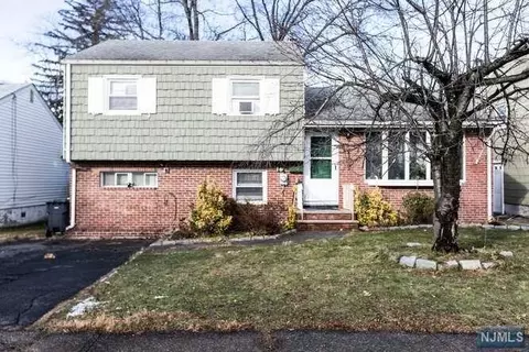 37 Deerfield St, Bergenfield, NJ 07621