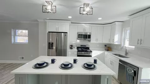 100 Jackson Ave, Wayne, NJ 07470 photo 1