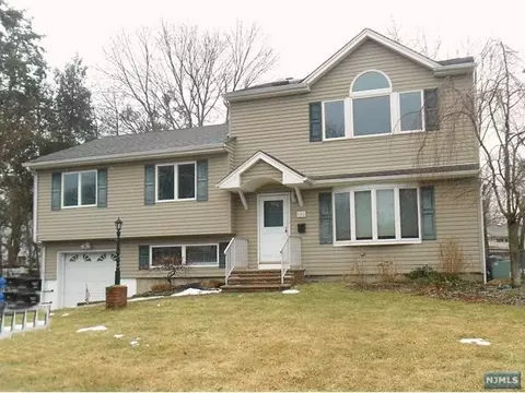 680 Cambridge Rd, Paramus, NJ 07652 photo 1