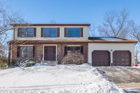 80 Point View Pkwy, Wayne, NJ 07470 photo 1