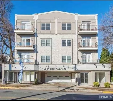 24 Elm St #4C, Montclair, NJ 07042 photo 1