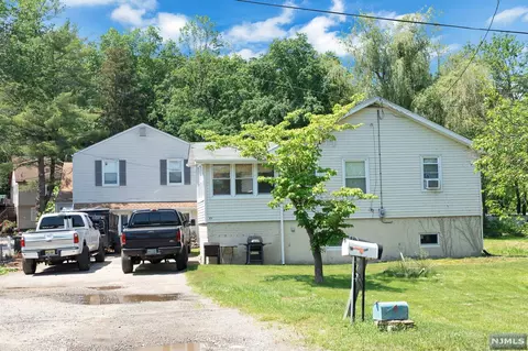 16 Orchard St, Wanaque, NJ 07420 photo 1