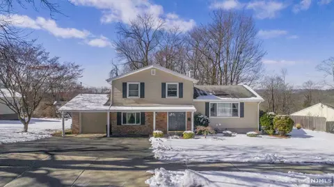 7 Eton Ct, Wayne, NJ 07470 photo 1