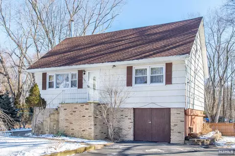 208 Dorsa Ave, Wayne, NJ 07470 photo 1