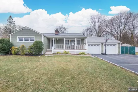 1 Colville Rd, Wayne, NJ 07470 photo 1