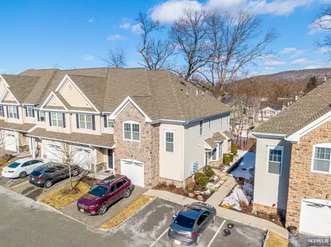 14 Parkside Dr, Haskell, NJ 07420 photo 1