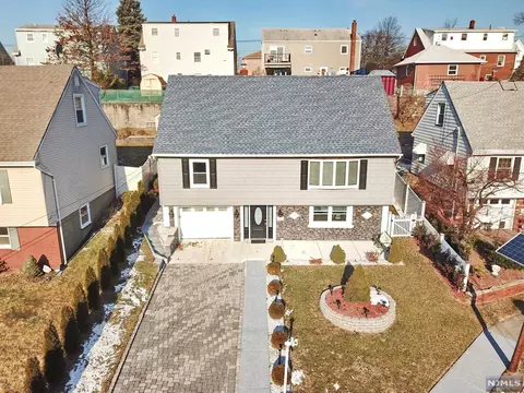 23 Spring Ct, Wallington, NJ 07057 photo 1