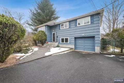 35 Rustic Dr, Waldwick, NJ 07463 photo 1