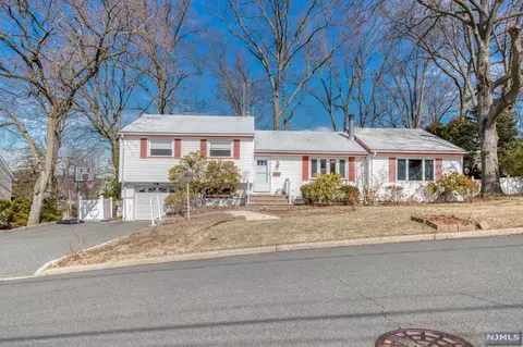 562 Schaefer Ave, Oradell, NJ 07649 photo 1