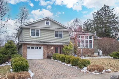 44 Baldwin Ter, Wayne, NJ 07470 photo 1