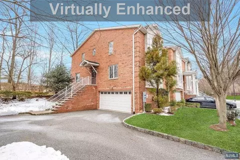 24 Skymark Ct, Saddle River, NJ 07458 photo 1