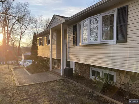 42 Armstrong Ave, Wayne, NJ 07470 photo 1