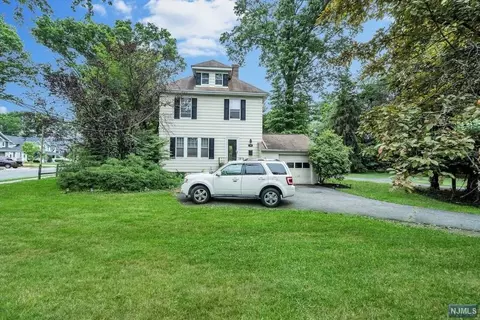 34 W Ridgewood Ave, Paramus, NJ 07652 photo 1