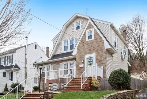709 Center Ave, River Edge, NJ 07661 photo 1