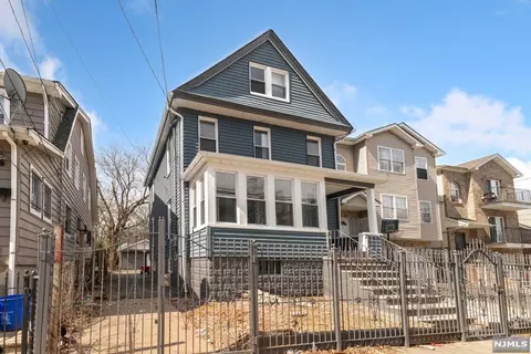 31 Halstead St, Newark, NJ 07106