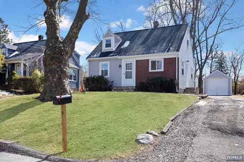 28 New St, Wayne, NJ 07470 photo 1