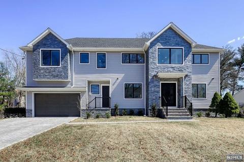 260 Hoppers Ln, Paramus, NJ 07652 photo 1