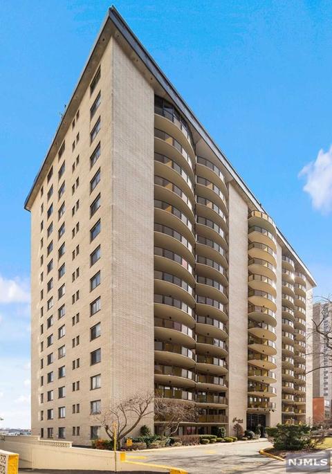 150 Overlook Ave #5F, Hackensack, NJ 07601 photo 1