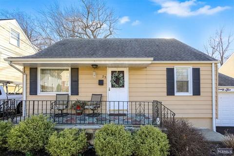 25 Coolidge Pl, Hackensack, NJ 07601 photo 1