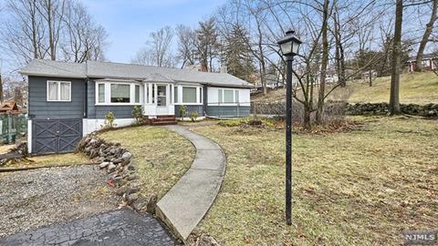 13 Osborne Ter, Wayne, NJ 07470 photo 1
