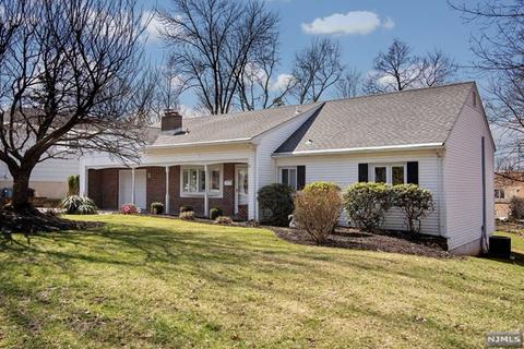 9 Forest Ter, Wayne, NJ 07470 photo 1