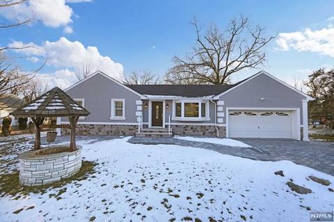 24 Oak St, Wayne, NJ 07470 photo 1