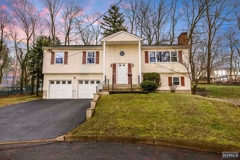 1 Mayforth Ter, Demarest, NJ 07627 photo 1