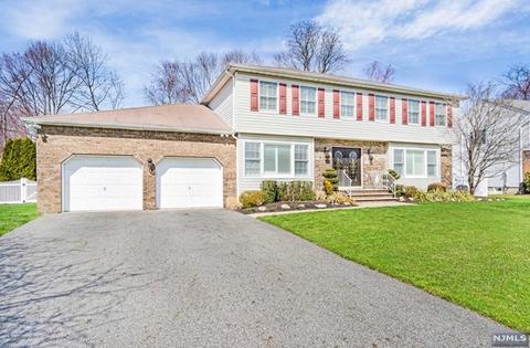 12 Frederick Ct, Wayne, NJ 07470 photo 1