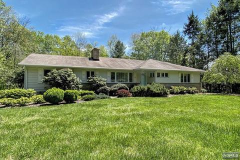 64 Danebury Downs, Saddle River, NJ 07458 photo 1