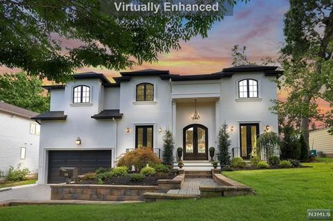 230 Diane Pl, Paramus, NJ 07652 photo 1