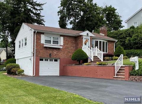 42 Fairmount Pl, Paramus, NJ 07652 photo 1