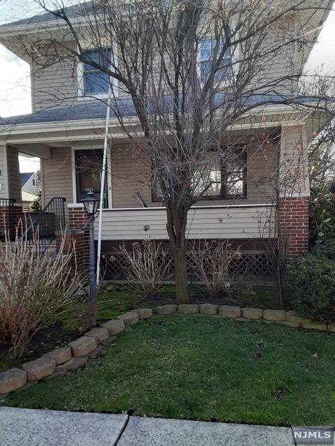 10 Everett Pl, Cliffside Park, NJ 07010 photo 1