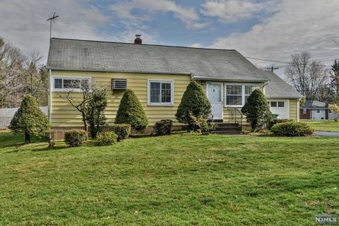 307 Idaho St, Paramus, NJ 07652 photo 1