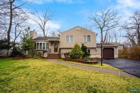 52 Lyon Rd, Waldwick, NJ 07463 photo 1