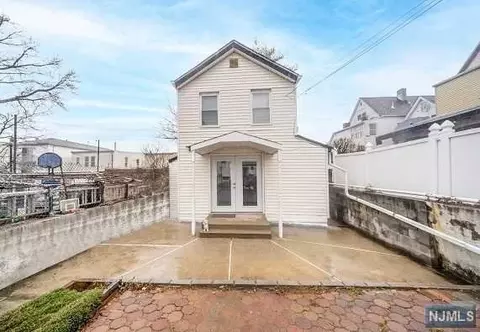 31 Devon St, Kearny, NJ 07032 photo 1