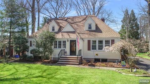 32 Gladding Rd, Caldwell, NJ 07006 photo 1