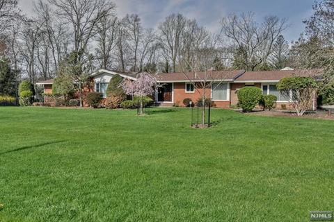 9 Lambert Ln, Saddle River, NJ 07458 photo 1