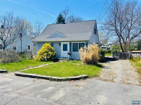 9 Butler Pl, Wanaque, NJ 07420 photo 1