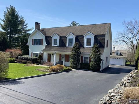 35 Valhalla Way, Wayne, NJ 07470 photo 1