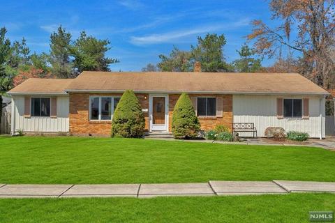 263 Valley Rd, River Edge, NJ 07661 photo 1