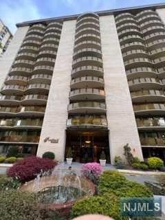 150 Overlook Ave #7D, Hackensack, NJ 07601 photo 1