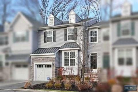 24 Masterson Ct, Waldwick, NJ 07463 photo 1