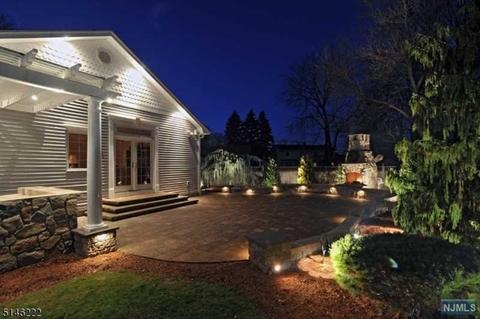 724 Erie Rd, Paramus, NJ 07652 photo 1