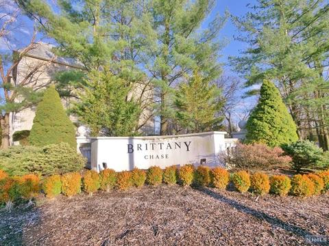 1202 Brittany Dr, Wayne, NJ 07470 photo 1