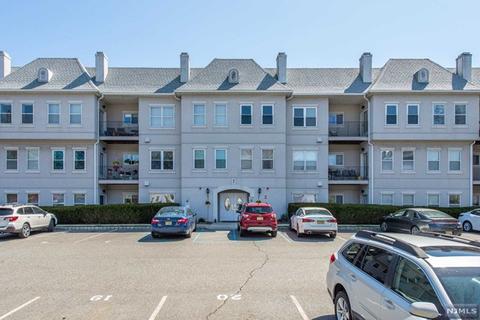 723 Brittany Dr, Wayne, NJ 07470 photo 1