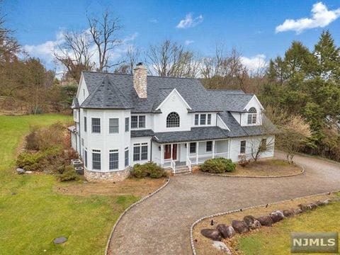 39 Brook Rd, Saddle River, NJ 07458 photo 1