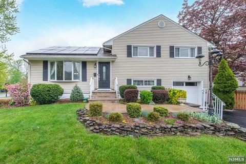 4 Oak Dr, Cedar Grove, NJ 07009 photo 1